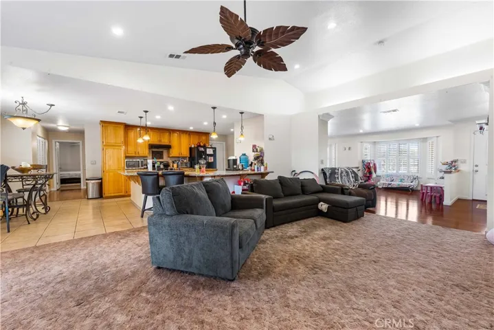 9081 _pinon Avenue, Hesperia, California 92345