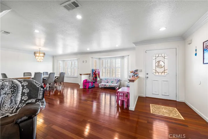 9081 _pinon Avenue, Hesperia, California 92345