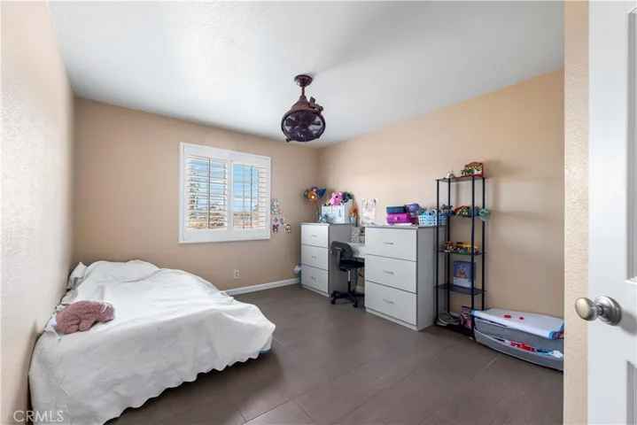 9081 _pinon Avenue, Hesperia, California 92345