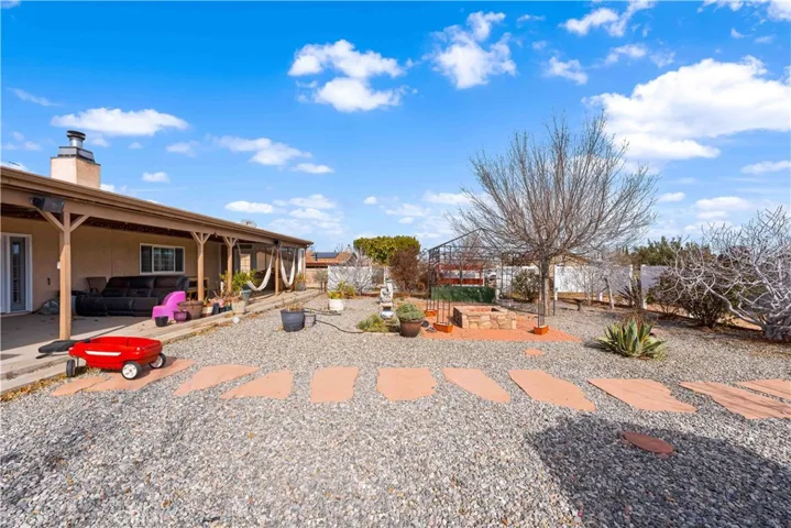 9081 _pinon Avenue, Hesperia, California 92345