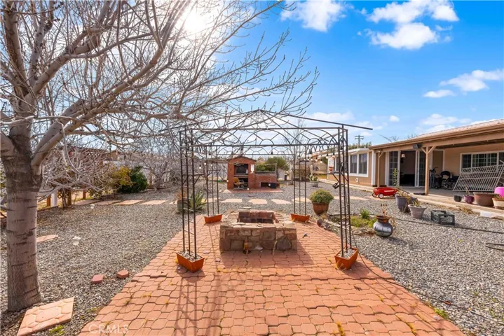 9081 _pinon Avenue, Hesperia, California 92345