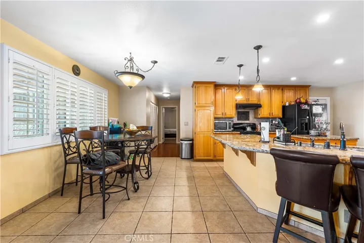 9081 _pinon Avenue, Hesperia, California 92345