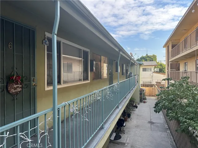 536 Saint Louis Avenue, Long Beach, California 90814