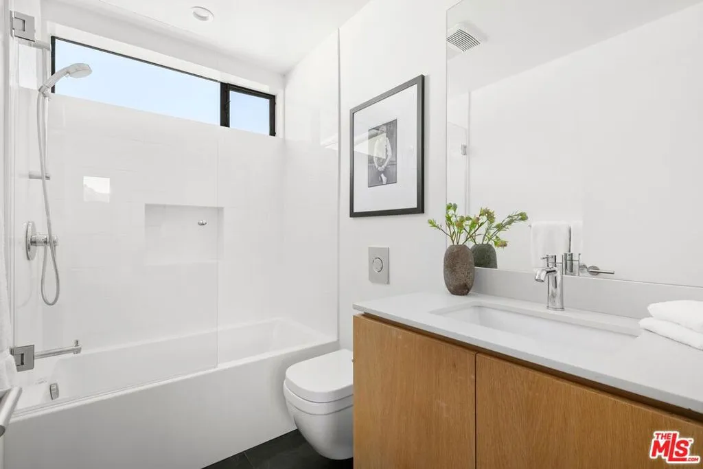 8509 Crescent Drive, Los Angeles, California 90046 home-pic-20