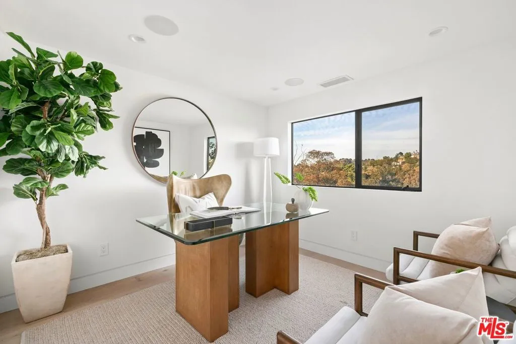 8509 Crescent Drive, Los Angeles, California 90046 home-pic-11