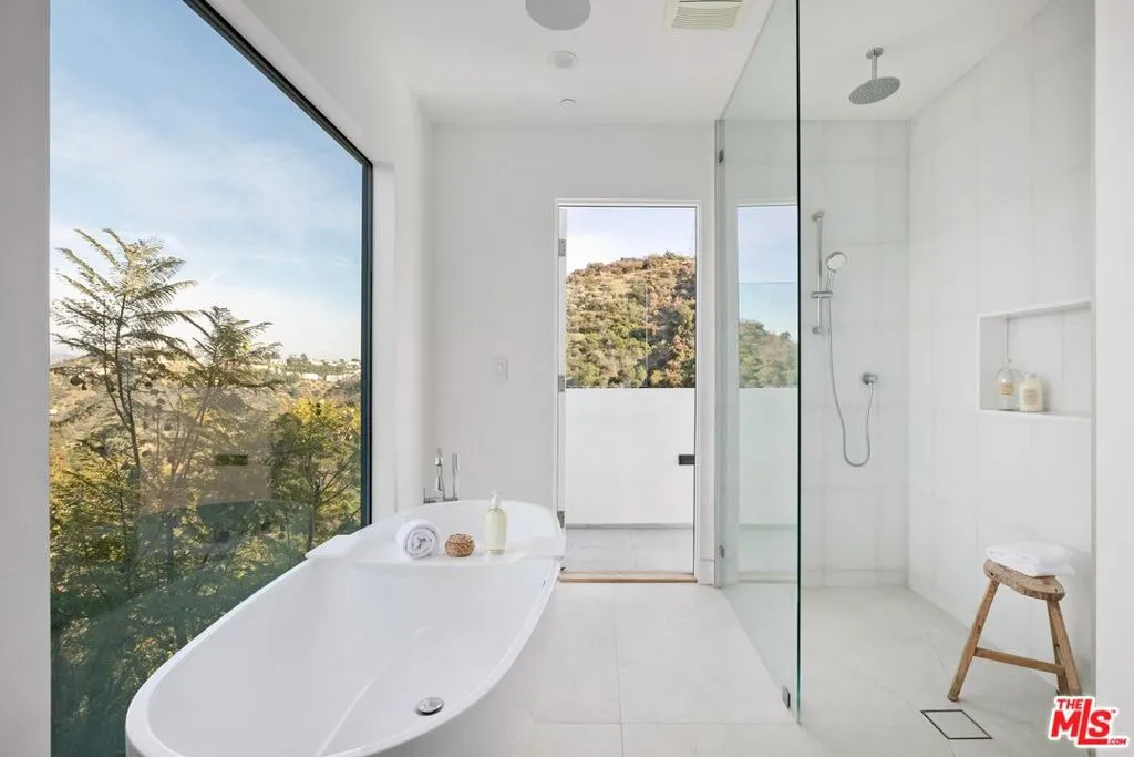 8509 Crescent Drive, Los Angeles, California 90046 home-pic-15