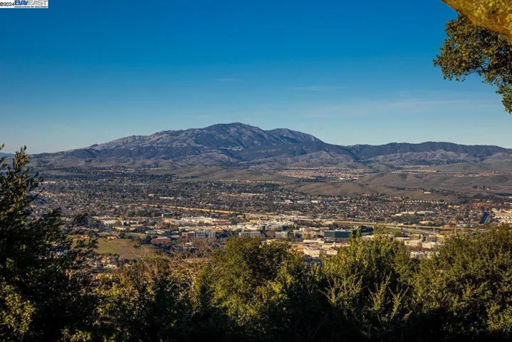 9767 Santos Ranch Rd, Pleasanton, California 94588