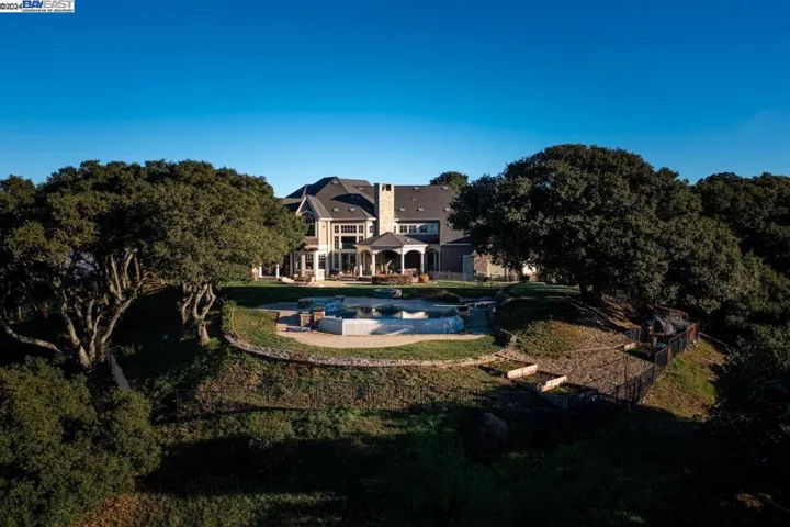9767 Santos Ranch Rd, Pleasanton, California 94588