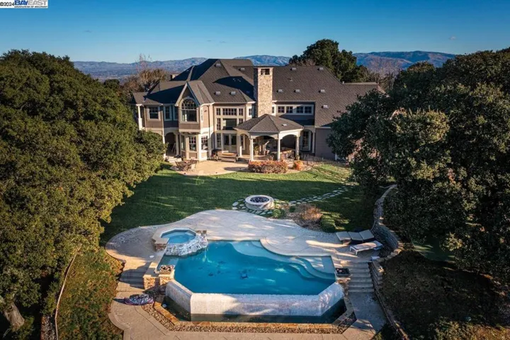 9767 Santos Ranch Rd, Pleasanton, California 94588