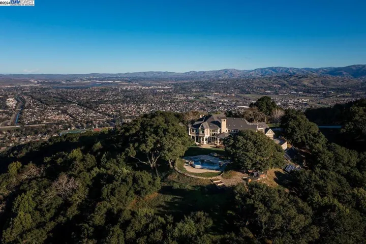 9767 Santos Ranch Rd, Pleasanton, California 94588