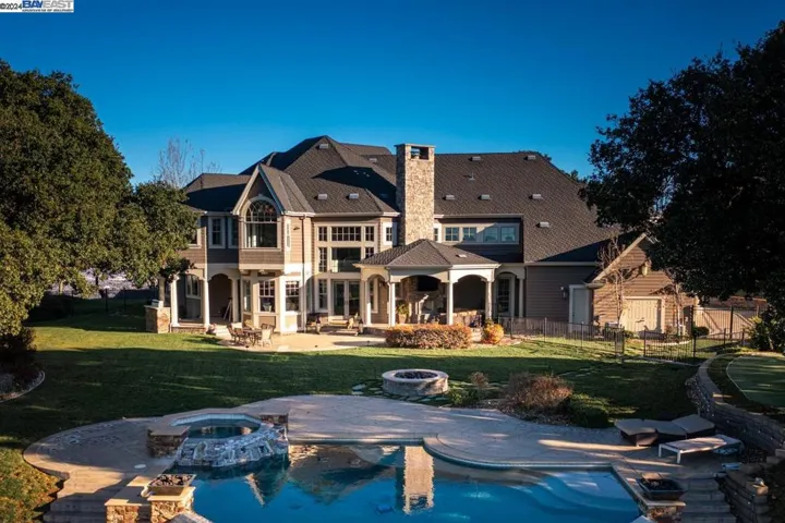9767 Santos Ranch Rd, Pleasanton, California 94588