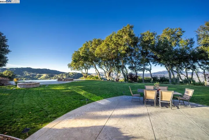 9767 Santos Ranch Rd, Pleasanton, California 94588