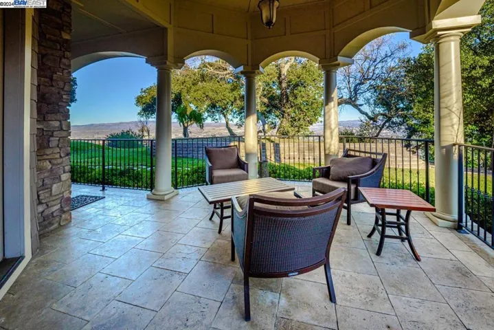 9767 Santos Ranch Rd, Pleasanton, California 94588