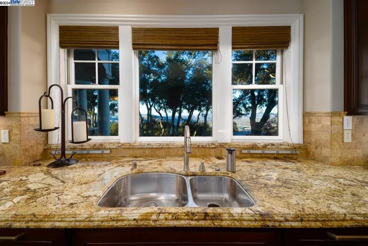 9767 Santos Ranch Rd, Pleasanton, California 94588