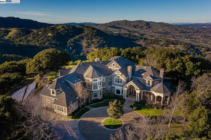 9767 Santos Ranch Rd, Pleasanton, California 94588