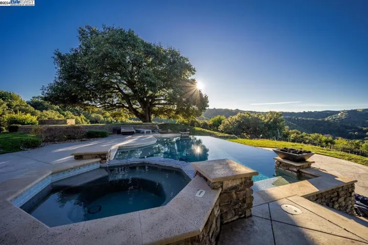 9767 Santos Ranch Rd, Pleasanton, California 94588