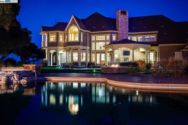 9767 Santos Ranch Rd, Pleasanton, California 94588