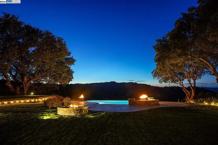 9767 Santos Ranch Rd, Pleasanton, California 94588