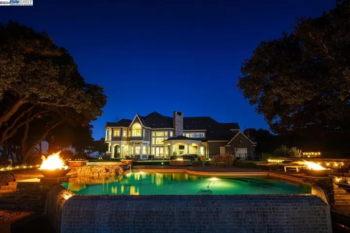9767 Santos Ranch Rd, Pleasanton, California 94588