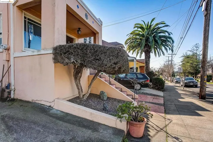3748 High St, Oakland, California 94619