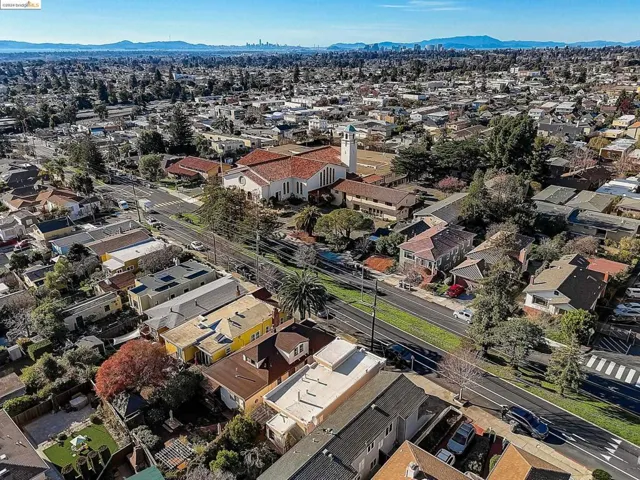 3748 High St, Oakland, California 94619