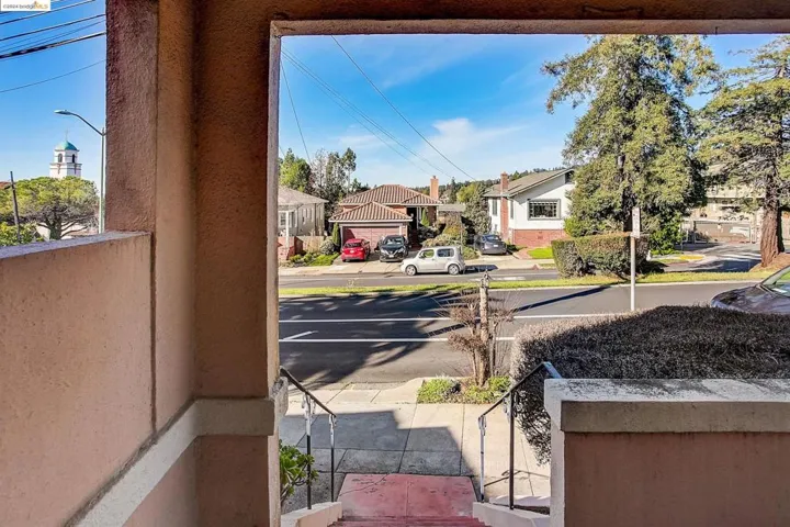 3748 High St, Oakland, California 94619