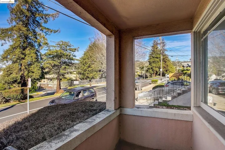 3748 High St, Oakland, California 94619