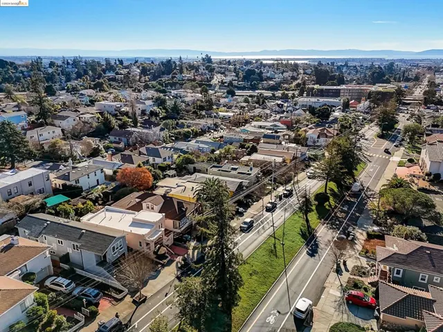 3748 High St, Oakland, California 94619