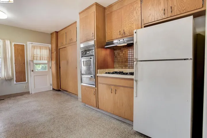 3748 High St, Oakland, California 94619