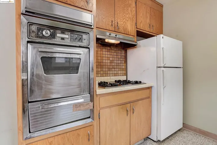 3748 High St, Oakland, California 94619