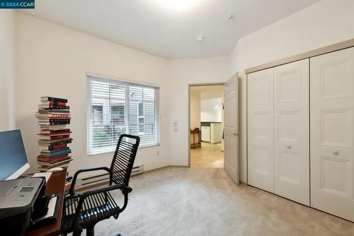 240 Caldecott Ln 217, Oakland, California 94618