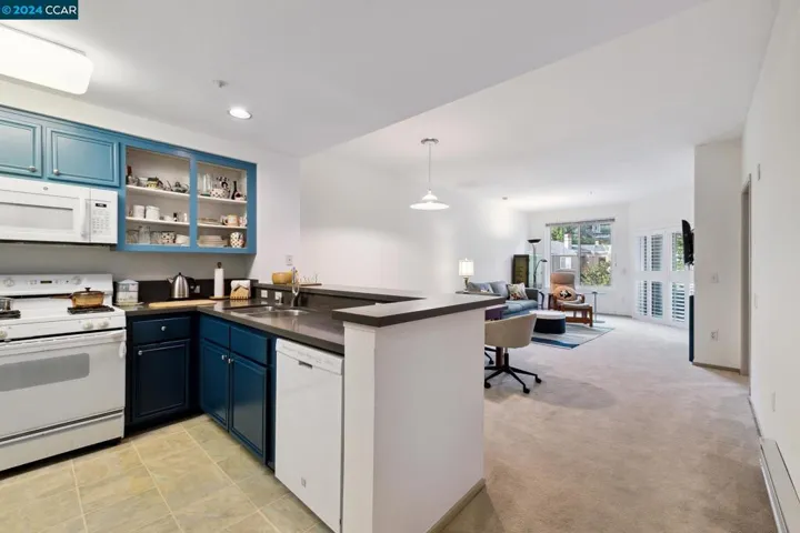 240 Caldecott Ln 217, Oakland, California 94618