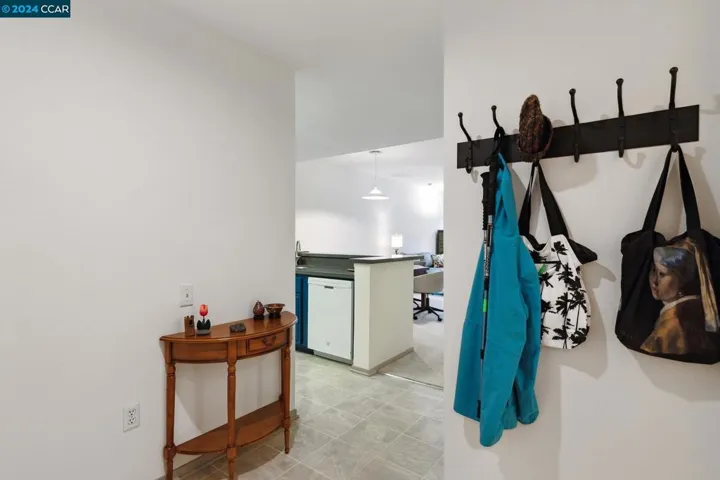 240 Caldecott Ln 217, Oakland, California 94618