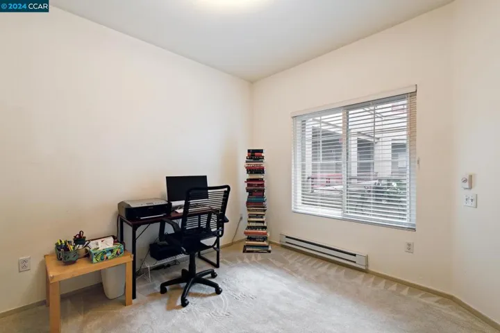 240 Caldecott Ln 217, Oakland, California 94618