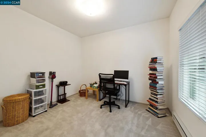 240 Caldecott Ln 217, Oakland, California 94618