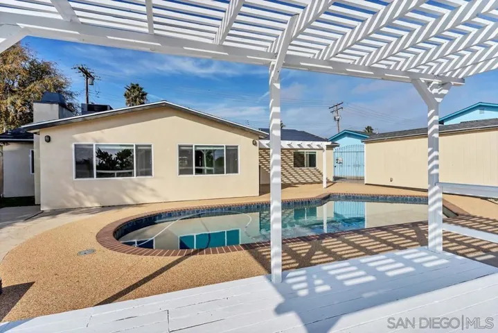 9357 Burning Tree Way, Santee, California 92071