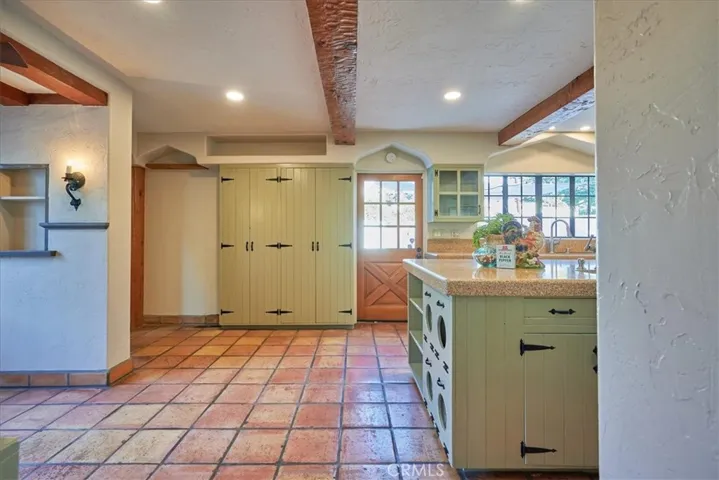 2575 2nd Street, La Verne, California 91750