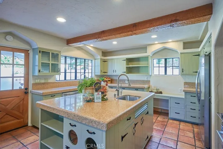 2575 2nd Street, La Verne, California 91750