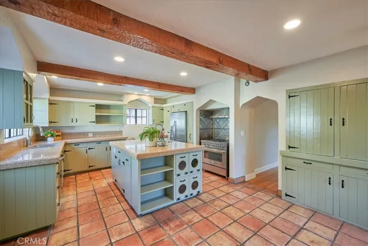 2575 2nd Street, La Verne, California 91750