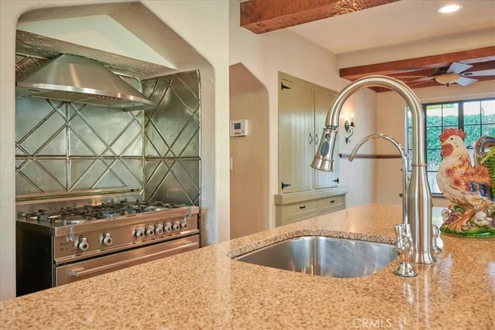 2575 2nd Street, La Verne, California 91750