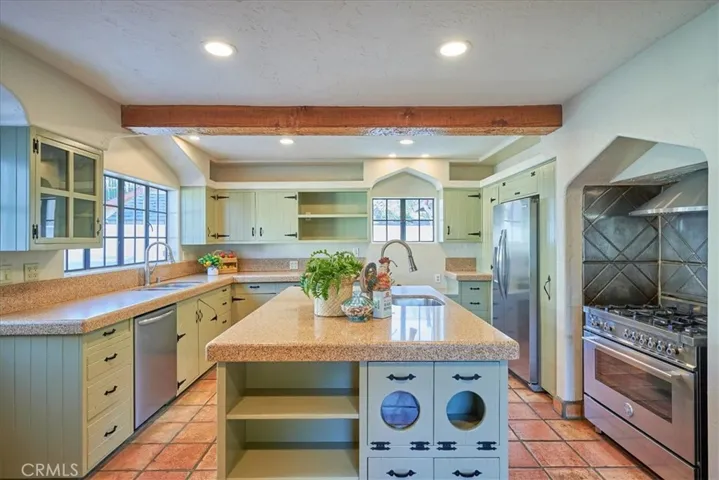 2575 2nd Street, La Verne, California 91750