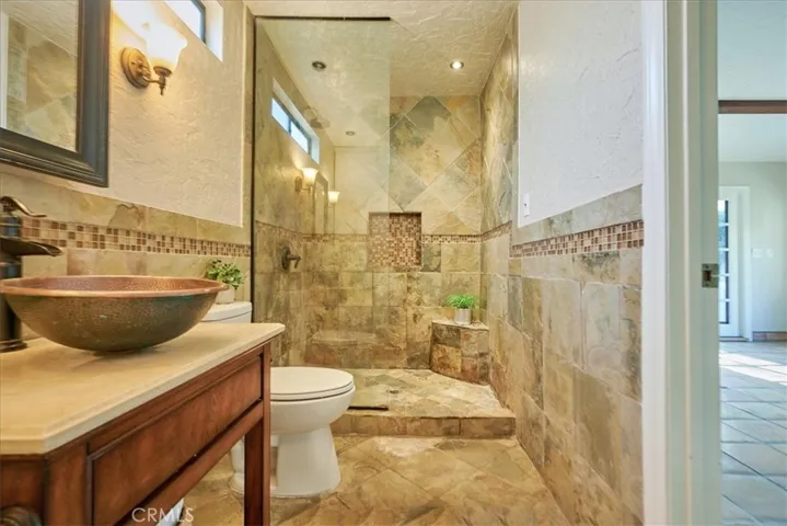 2575 2nd Street, La Verne, California 91750