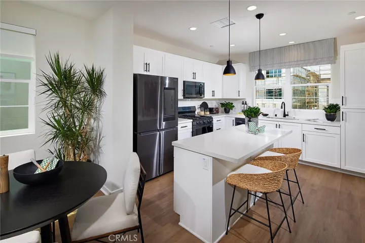 2437 E Hyde Paseo, Ontario, California 91762