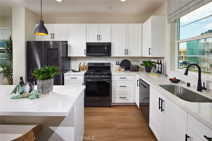 2437 E Hyde Paseo, Ontario, California 91762