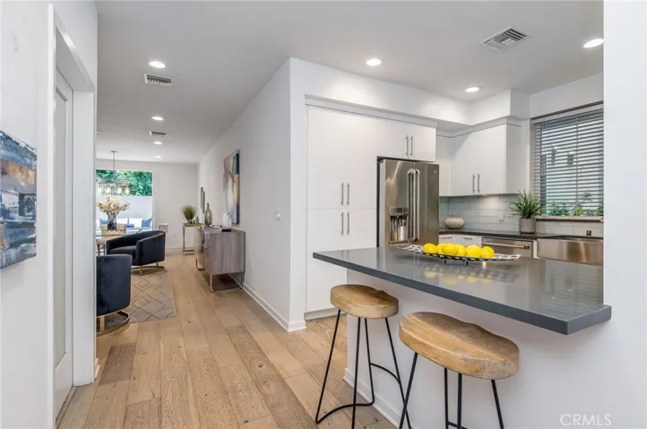4240 Laurel Canyon Boulevard 106, Studio City, California 91604
