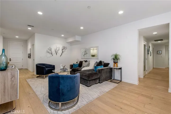 4240 Laurel Canyon Boulevard 106, Studio City, California 91604