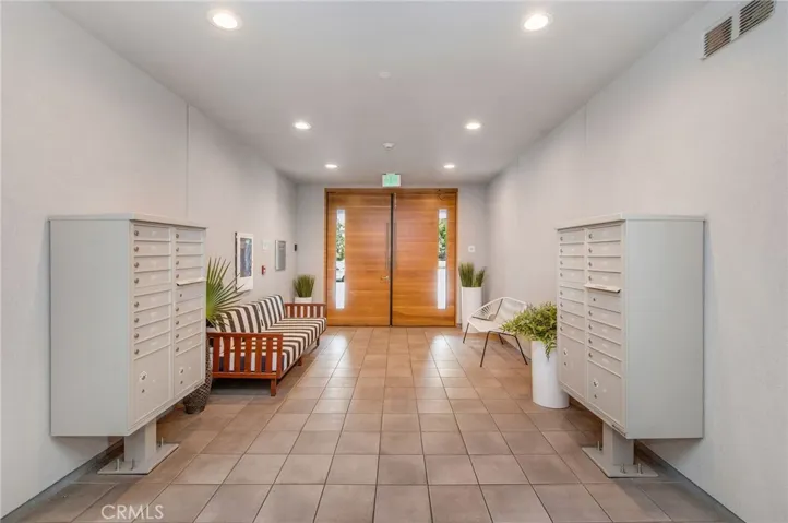 4240 Laurel Canyon Boulevard 106, Studio City, California 91604