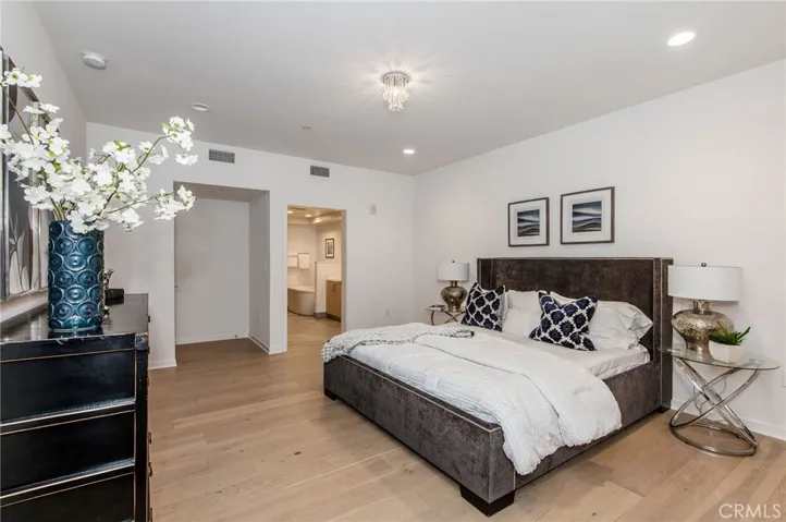 4240 Laurel Canyon Boulevard 106, Studio City, California 91604