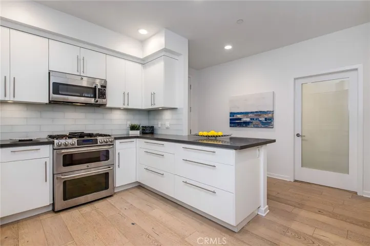 4240 Laurel Canyon Boulevard 106, Studio City, California 91604