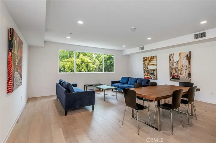 4240 Laurel Canyon Boulevard 106, Studio City, California 91604